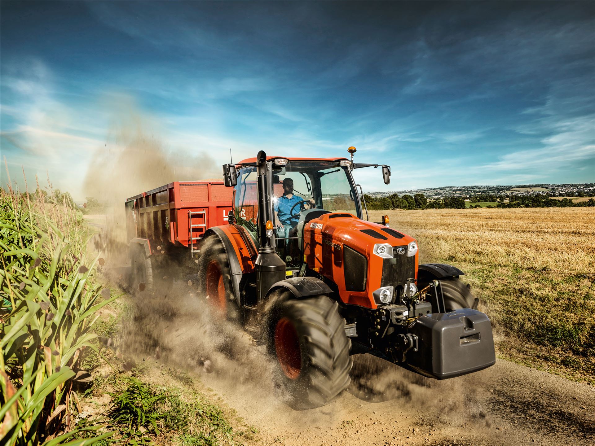 Kubota Traktor mit Hänger